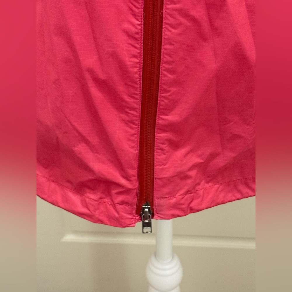 Patagonia Women’s Red Hooded Rain Jacket - Picture 5 of 12